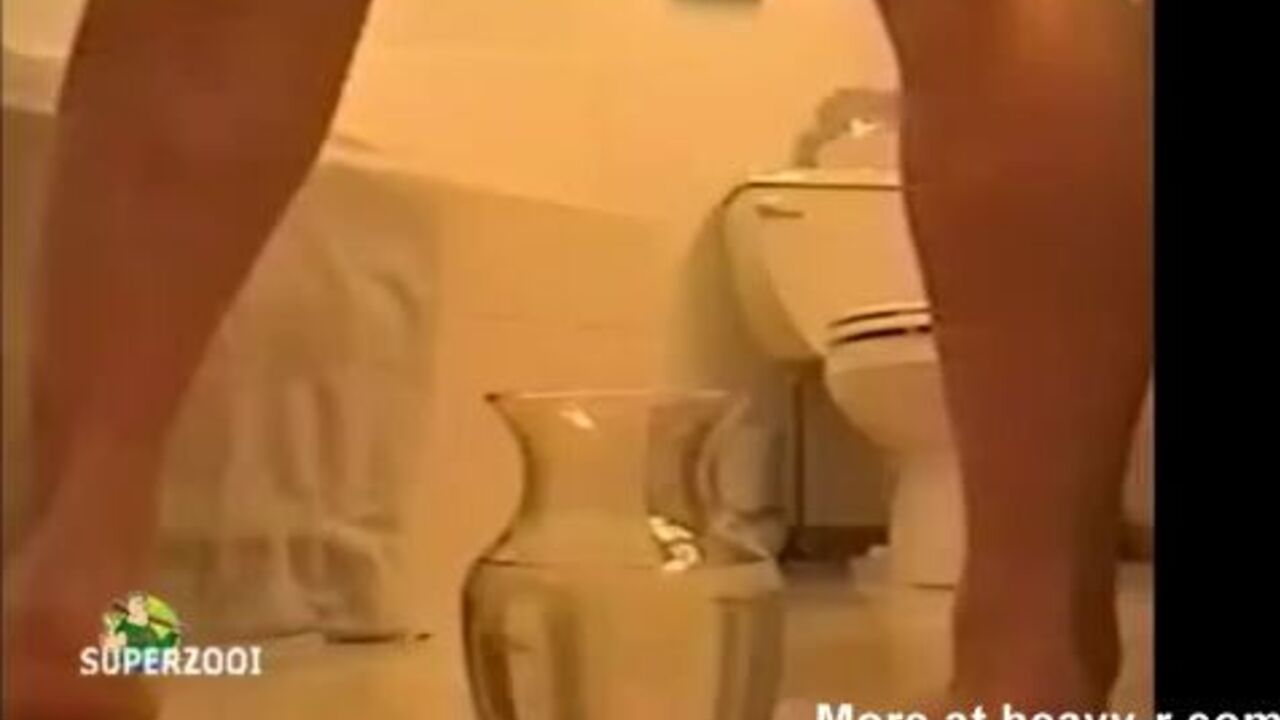 Watch this amateur MILF dominate and fill her scat with massive turds