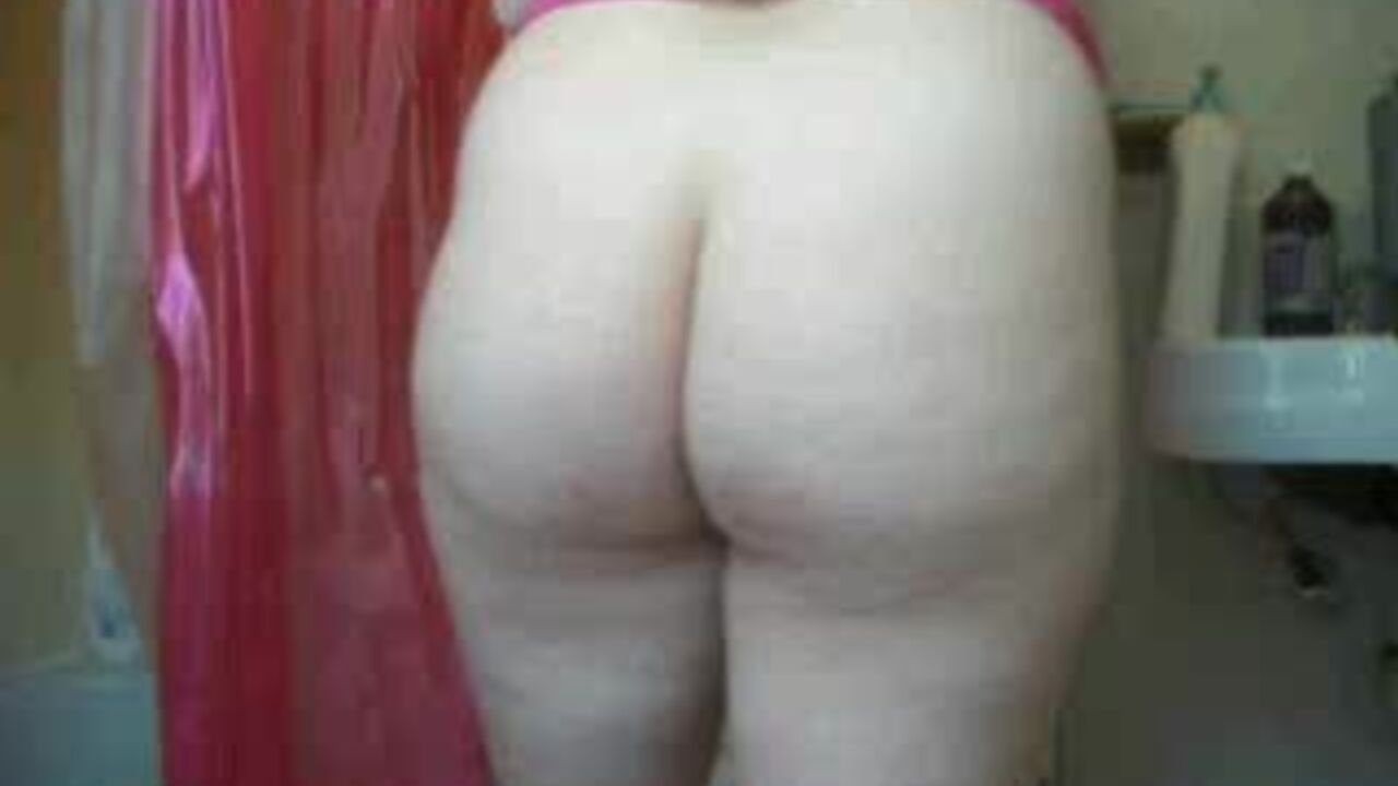 Watch these kinky scat girls get off in the toilet