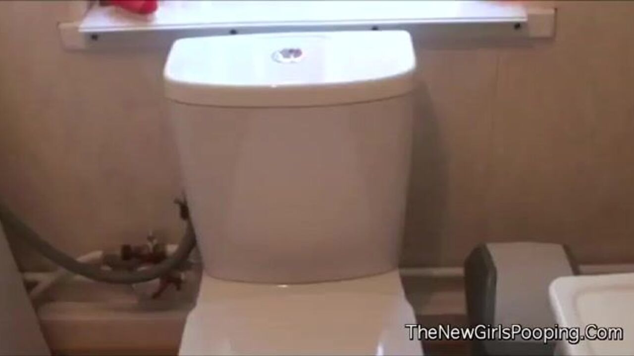 Italian girl gets her pussy and ass stuffed with cum in Pooped 3