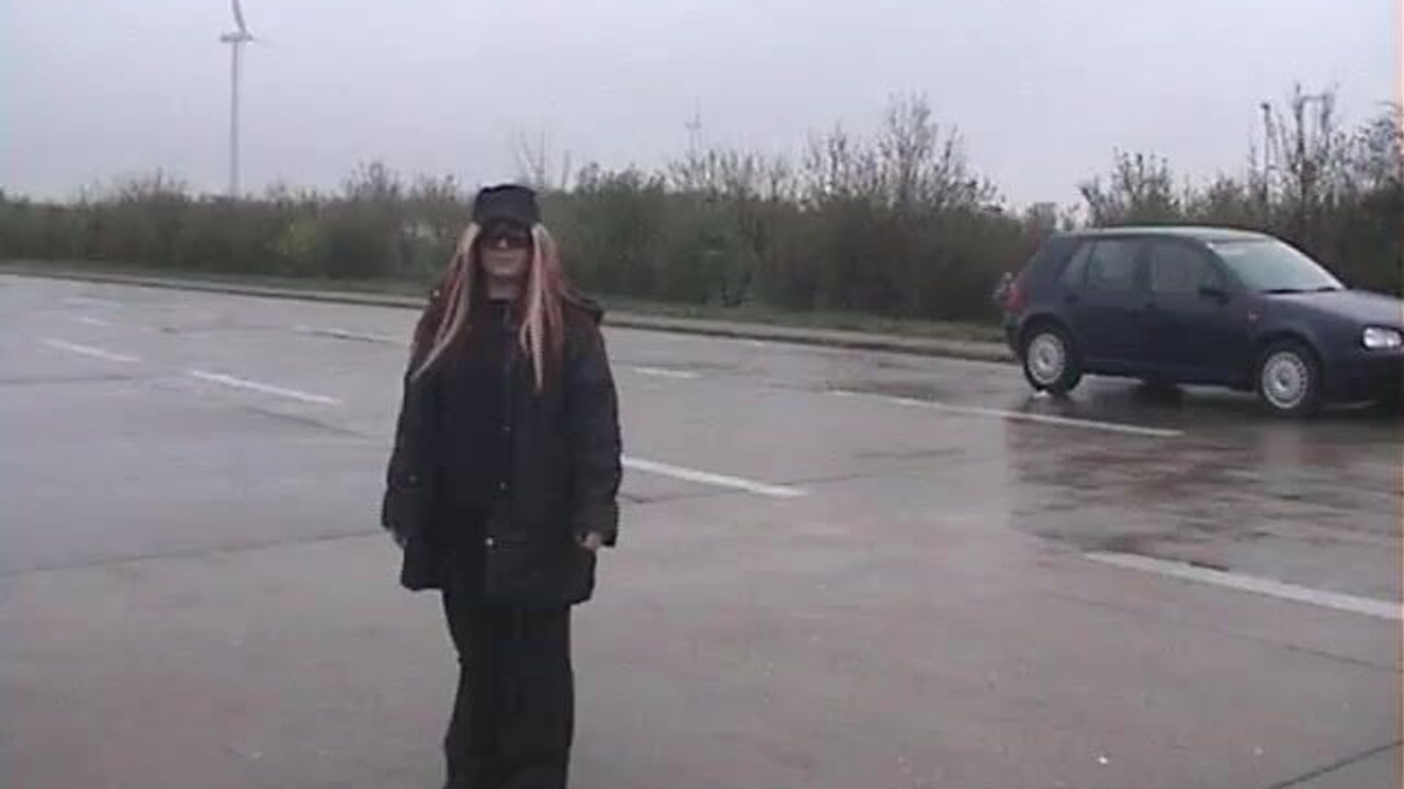 Watch this filthy natural girl scat & make you wank like a pro!