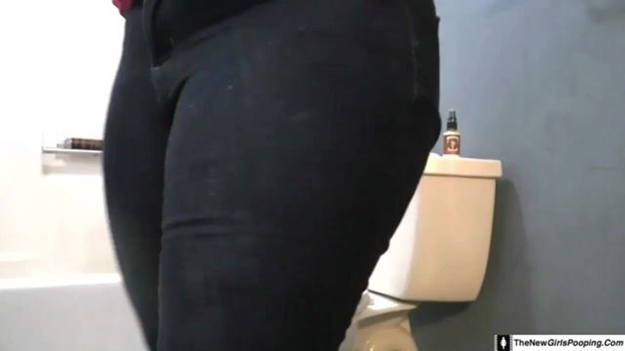 Veronica's hot ass gets a scat workout in this scat porn video