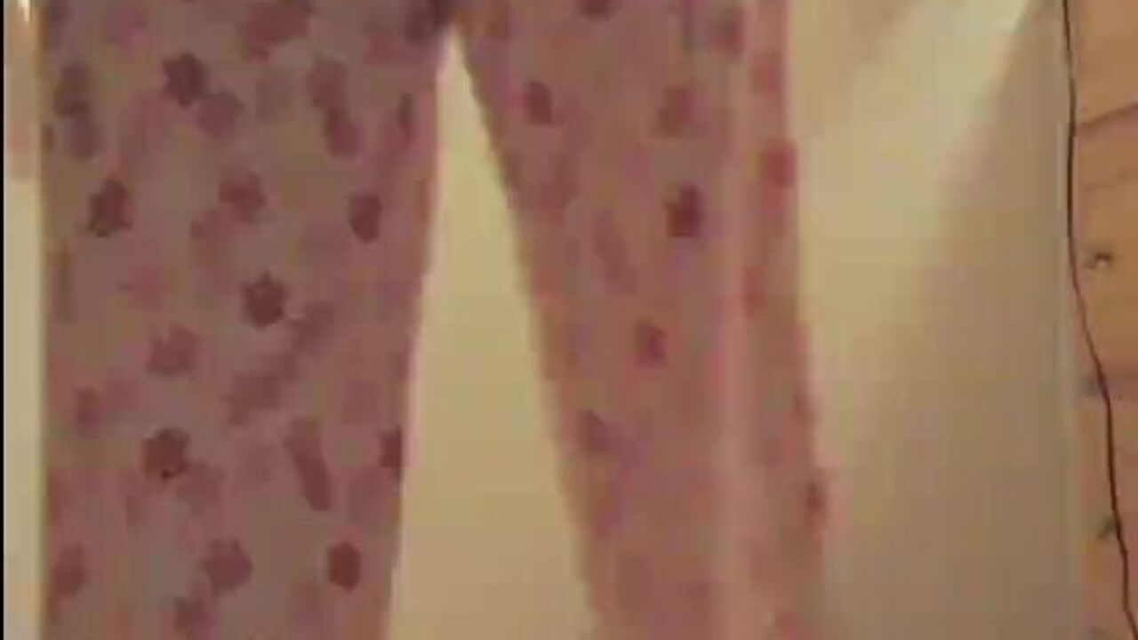 Watch as this kinky slut gets off on scat play & gets herself off