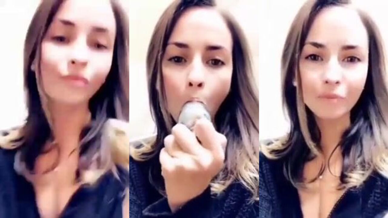 Get off with this scat porn video from YouCut_20210424