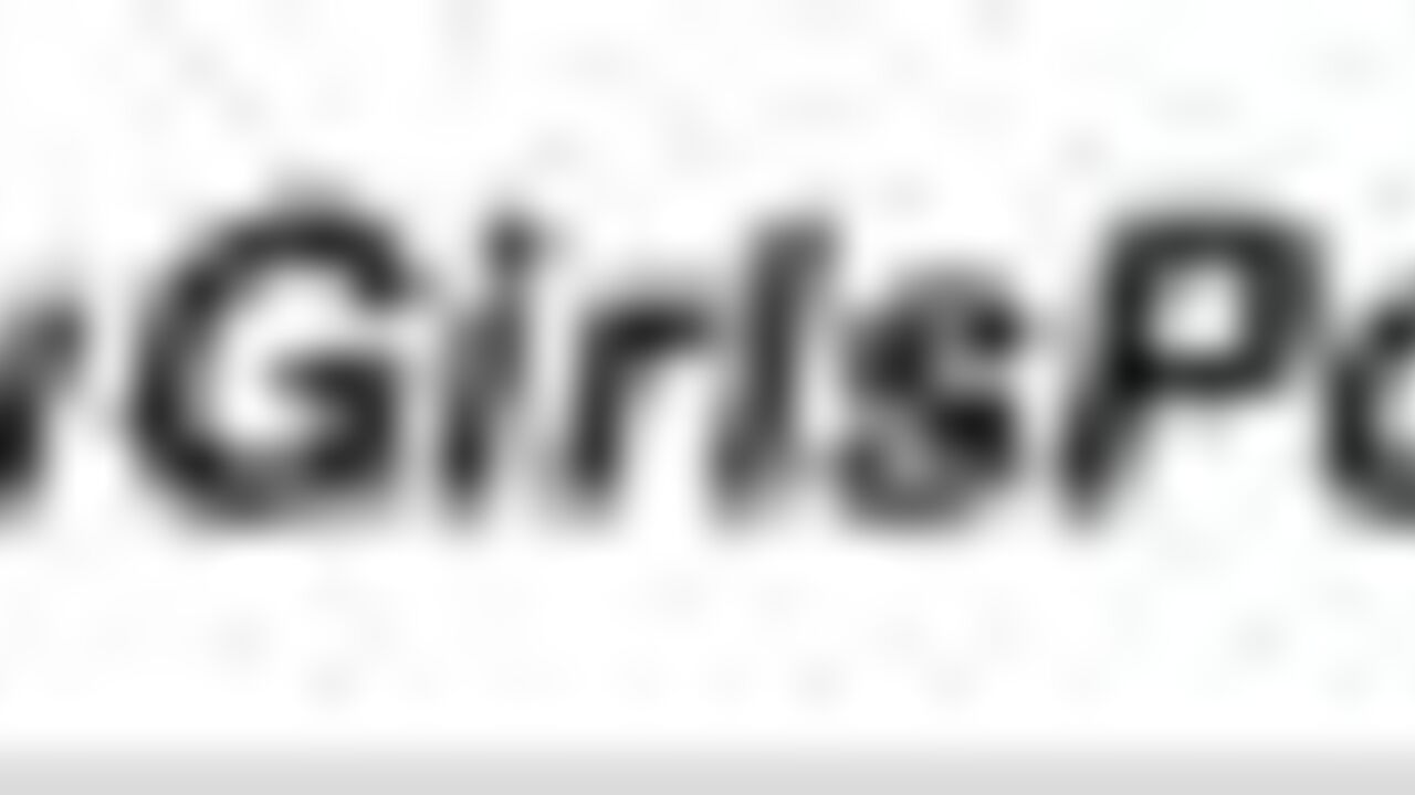 Mary Shower is a filthy slut who loves scatting in the shower