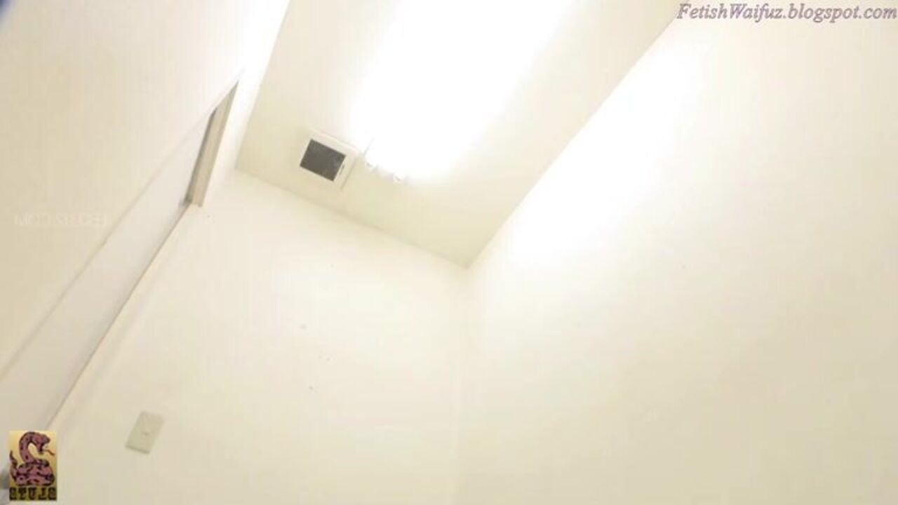 Suzuka Poops her way to orgasmic bliss in this scat porn video