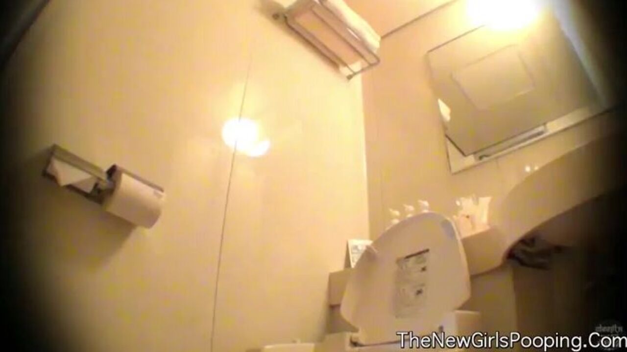 Watch this Japanese babe's wild fetish for scat and toilet bowl action