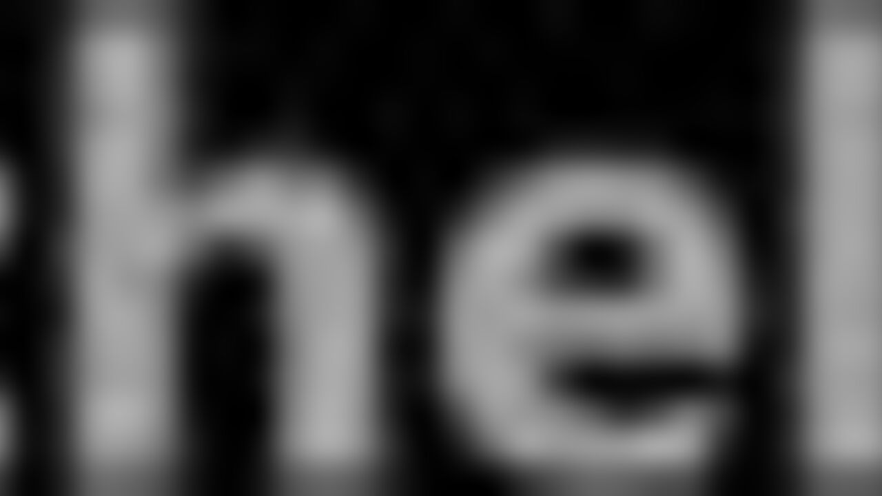 Poo-nut butter cups get stuffed & eaten in this scat porn video