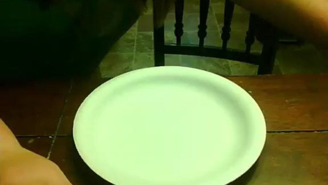 Hot scat-diving slut takes a hot load on her plate