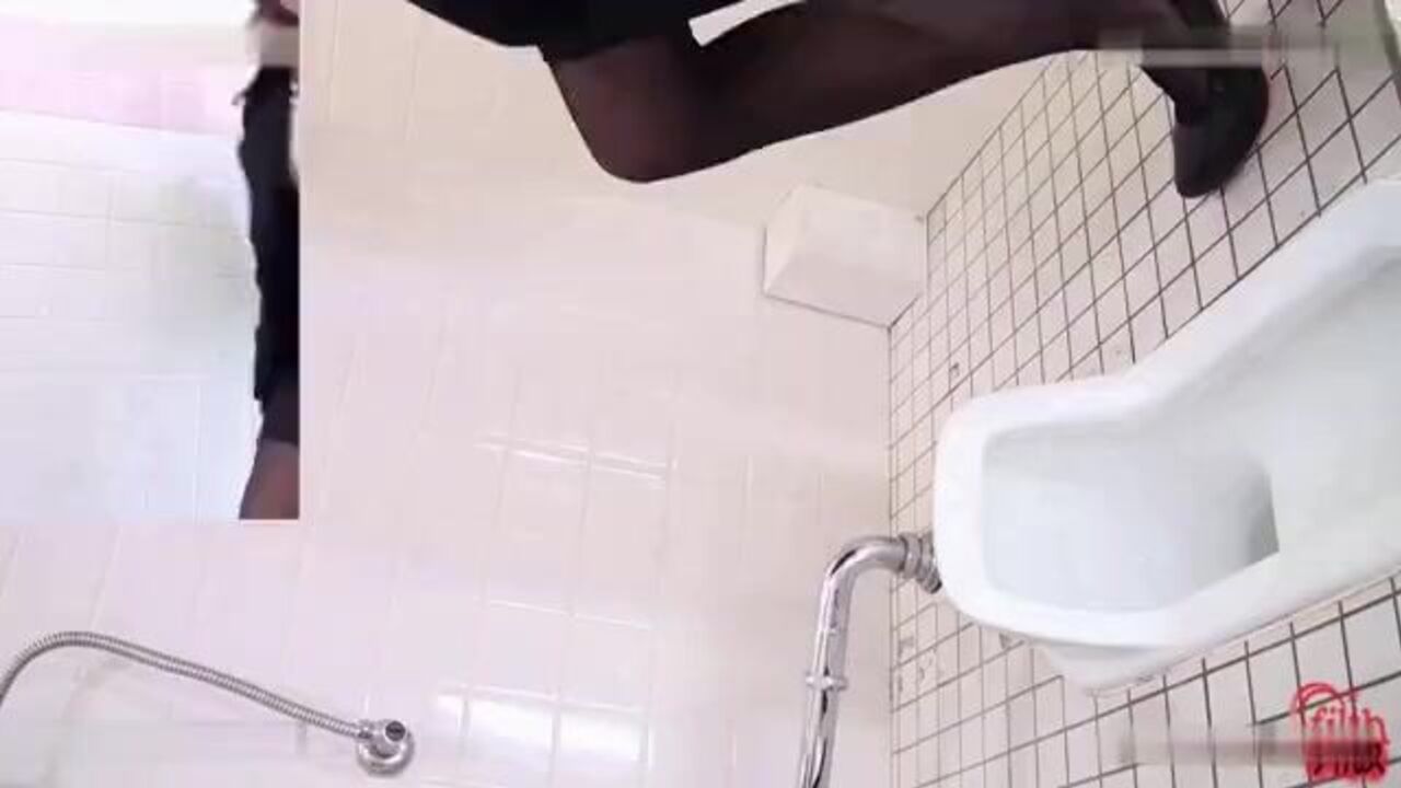 Watch the Goddess Strain in the toilet as she gets her scatty pussy drilled