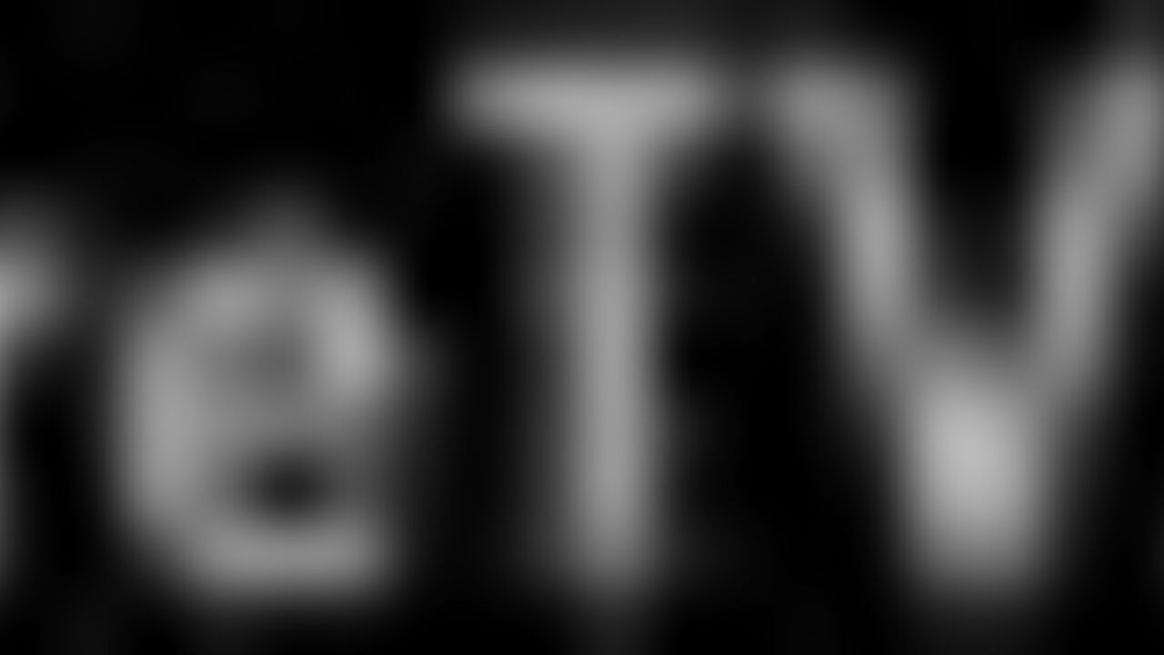 Watch this filthy scat porn video with a scat babe getting off in her own filth