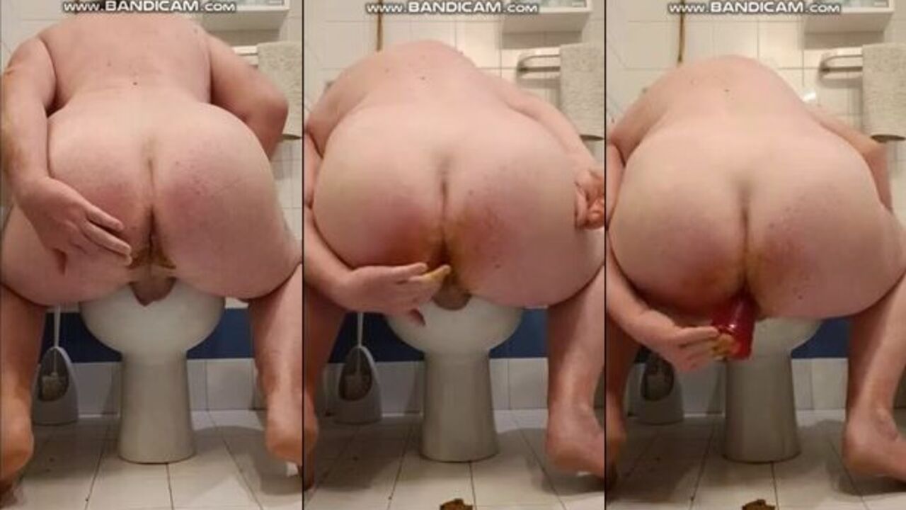 Mature guy plays with his filthy shithole & pees with a smile