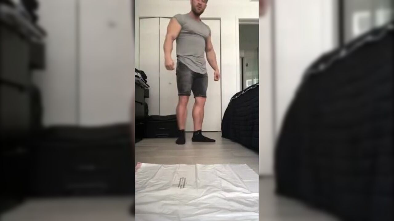 Watch this guy's scat disappear as he pleases his bodybuilder partner