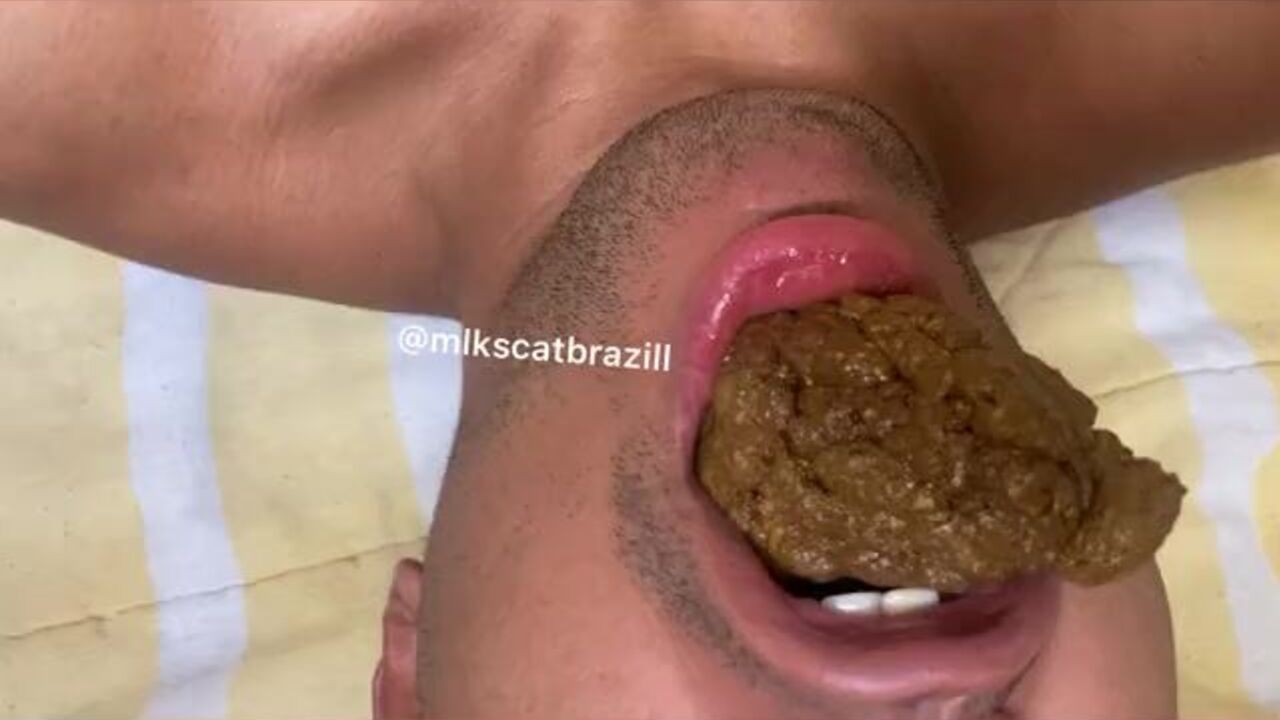 Brazilian slut gets down and dirty with her own scat