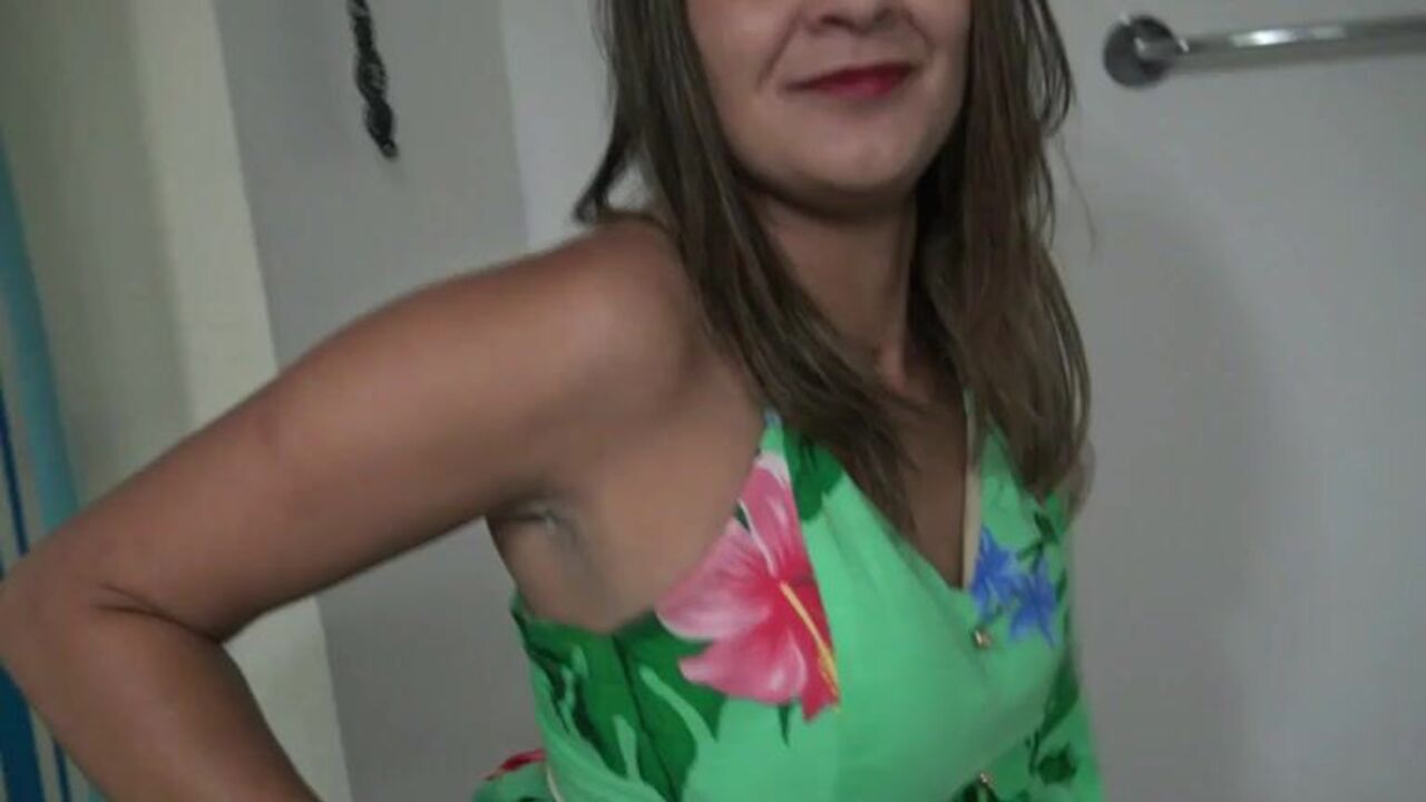 Mistress Zinn Exposes Her Submissive Slut in a Scat Porn Video