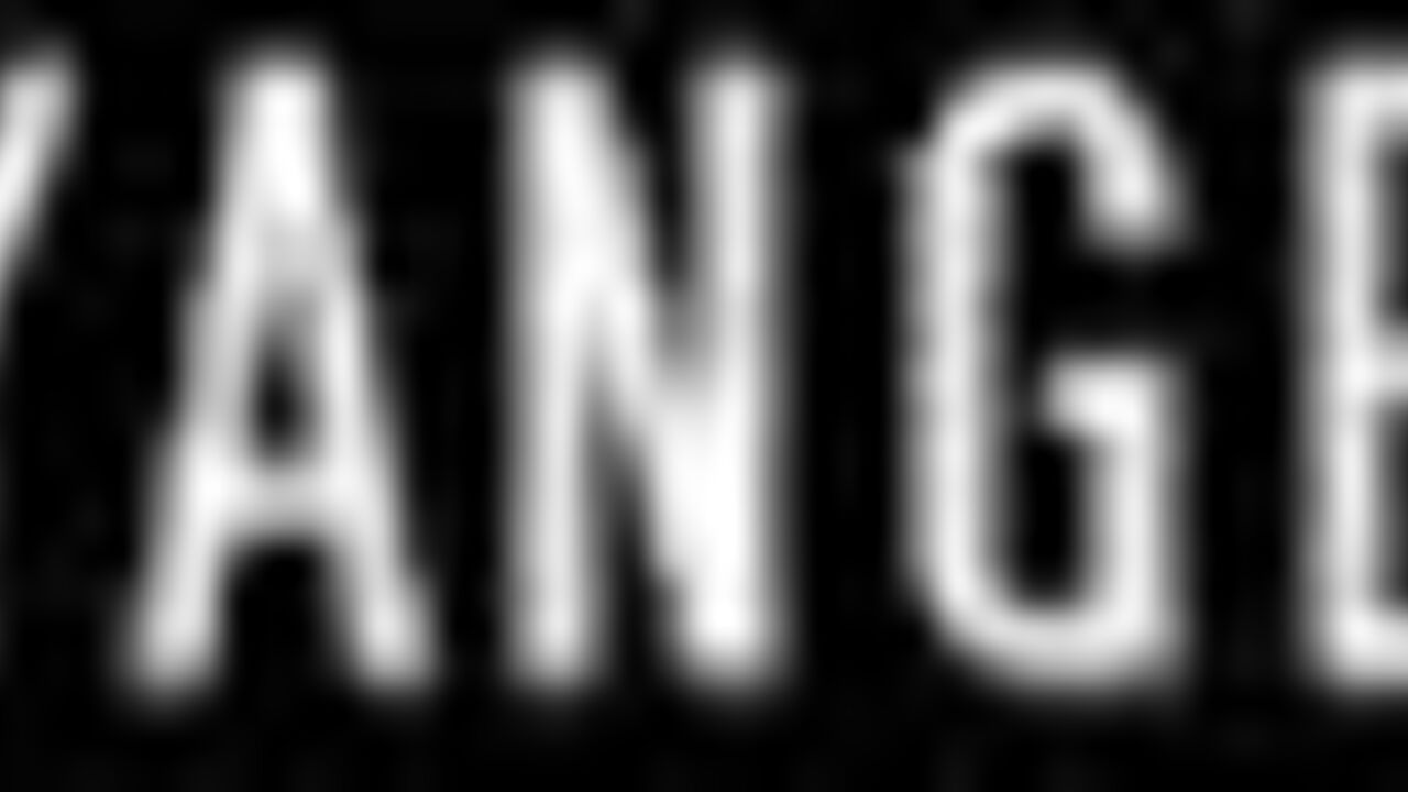 Watch this filthy video of a scatty slut getting her pussy and ass splattered with mud