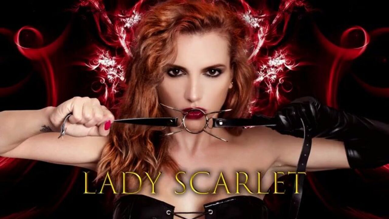 Lady Scarlet's scat fetish: A filthy video of her mistresses getting off
