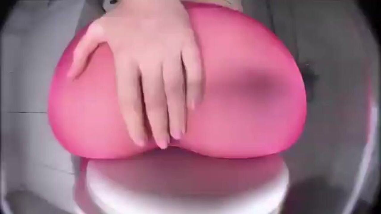 Get ready for a wild and dirty scat session with testeeeeeeee and her kinky friends