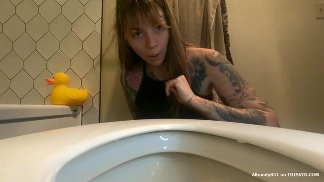 Watch these kinky scat videos featuring filthy slaves getting off in nature