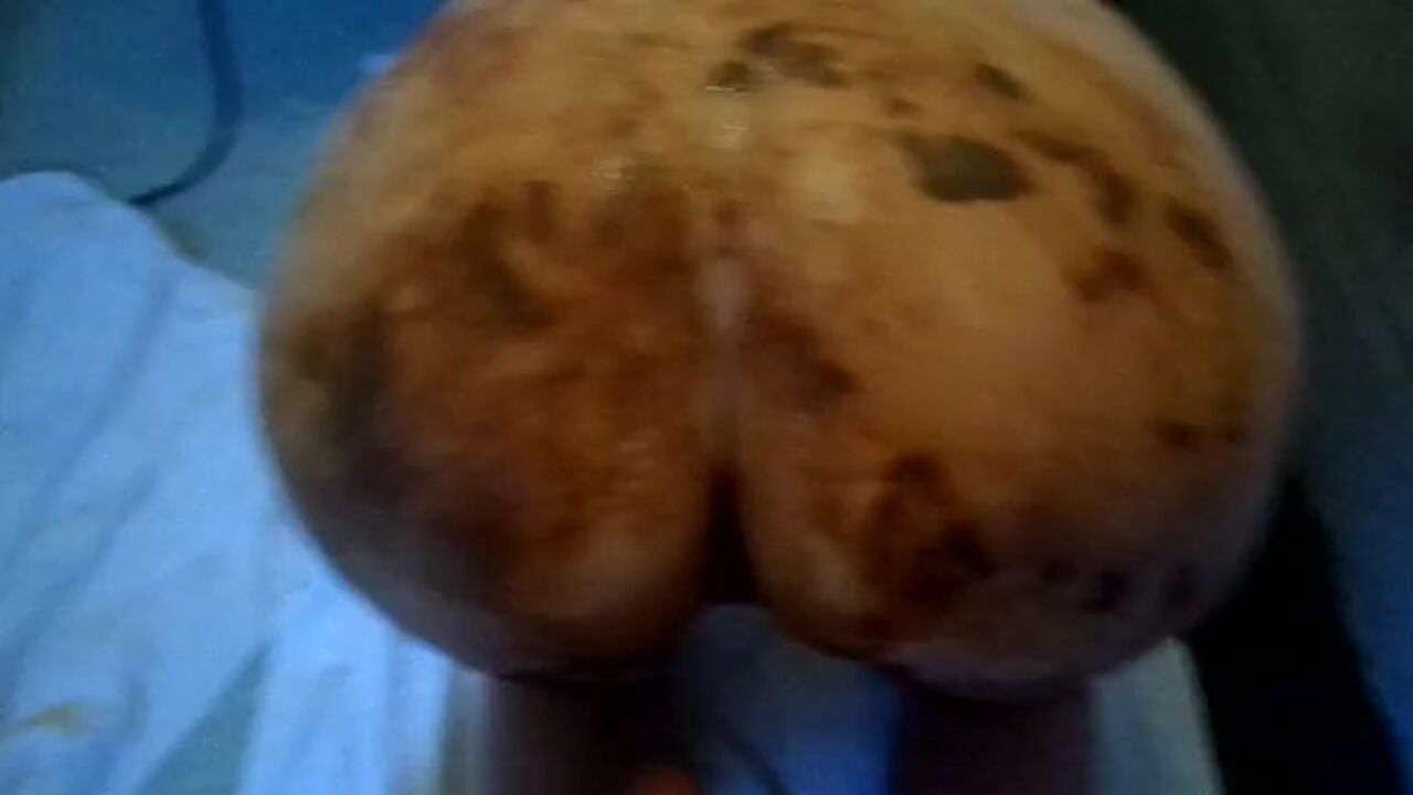 Watch as this kinky slut gets her pussy and ass pumped full of warm pee