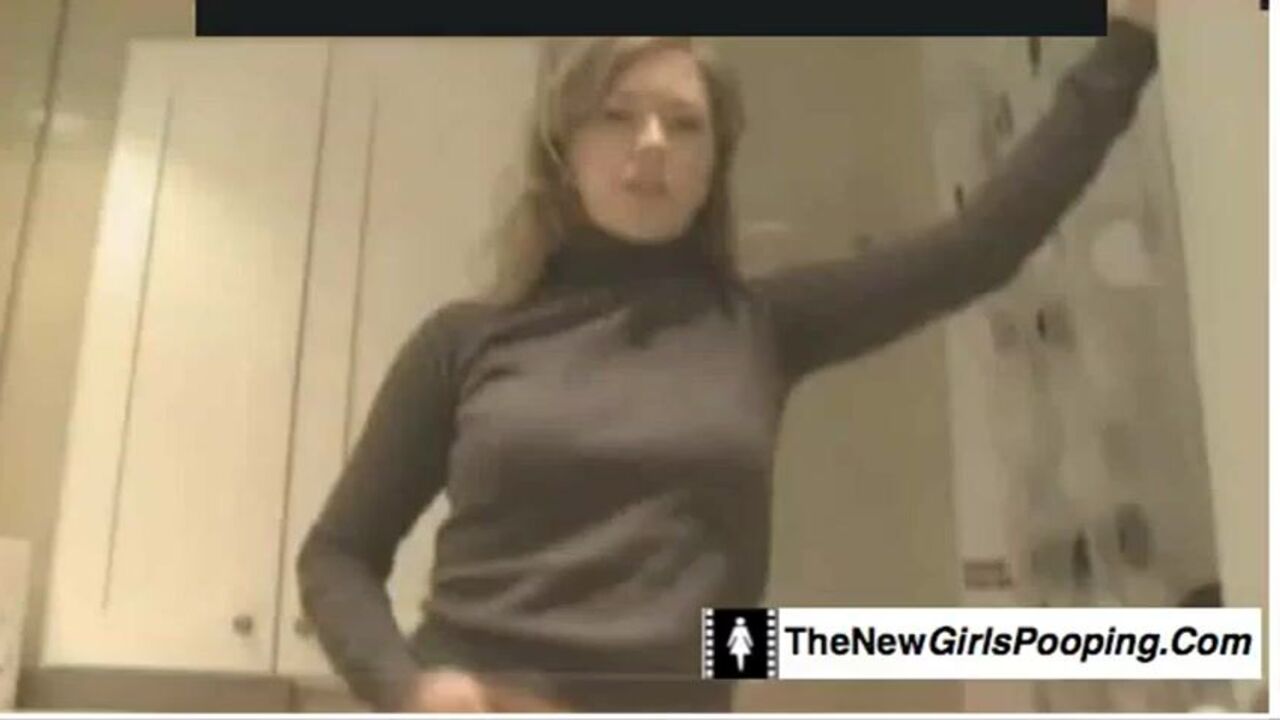 Misty Delilah gets her holes filled with juicy piss in scat porn