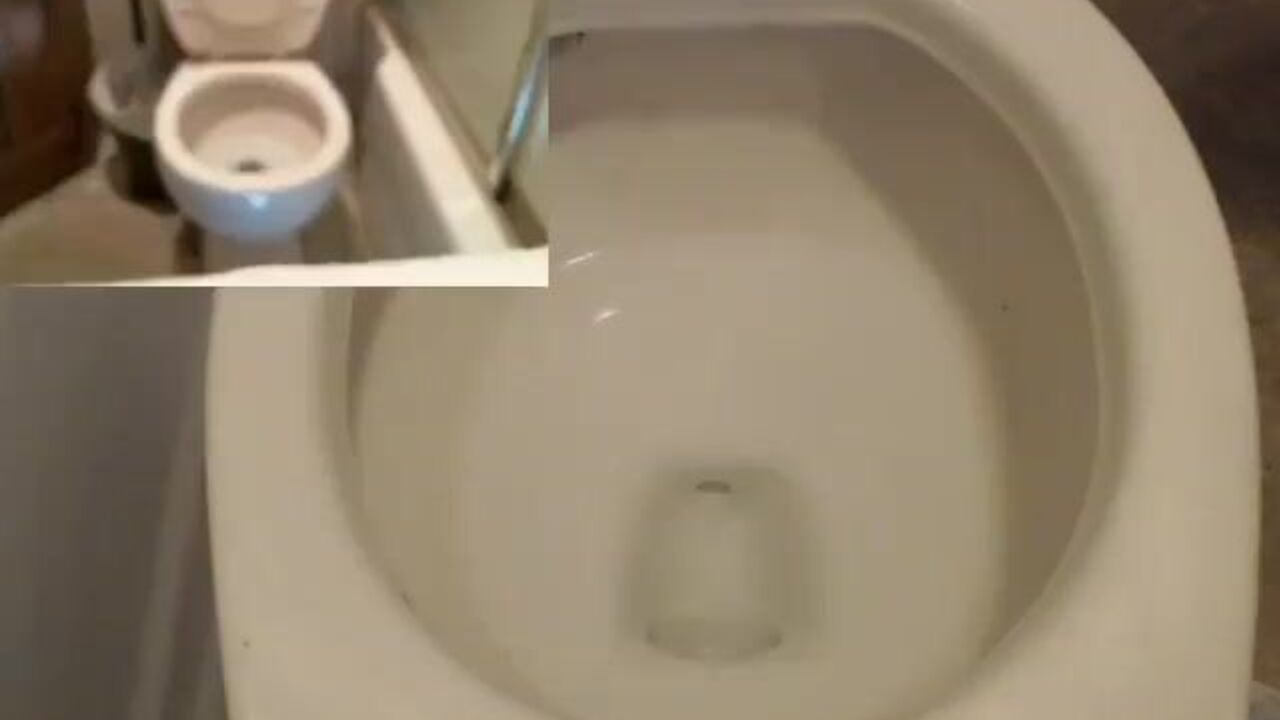 CarmenDualCam: Dirty Talk with a Sexy Slave in a Shitting Video