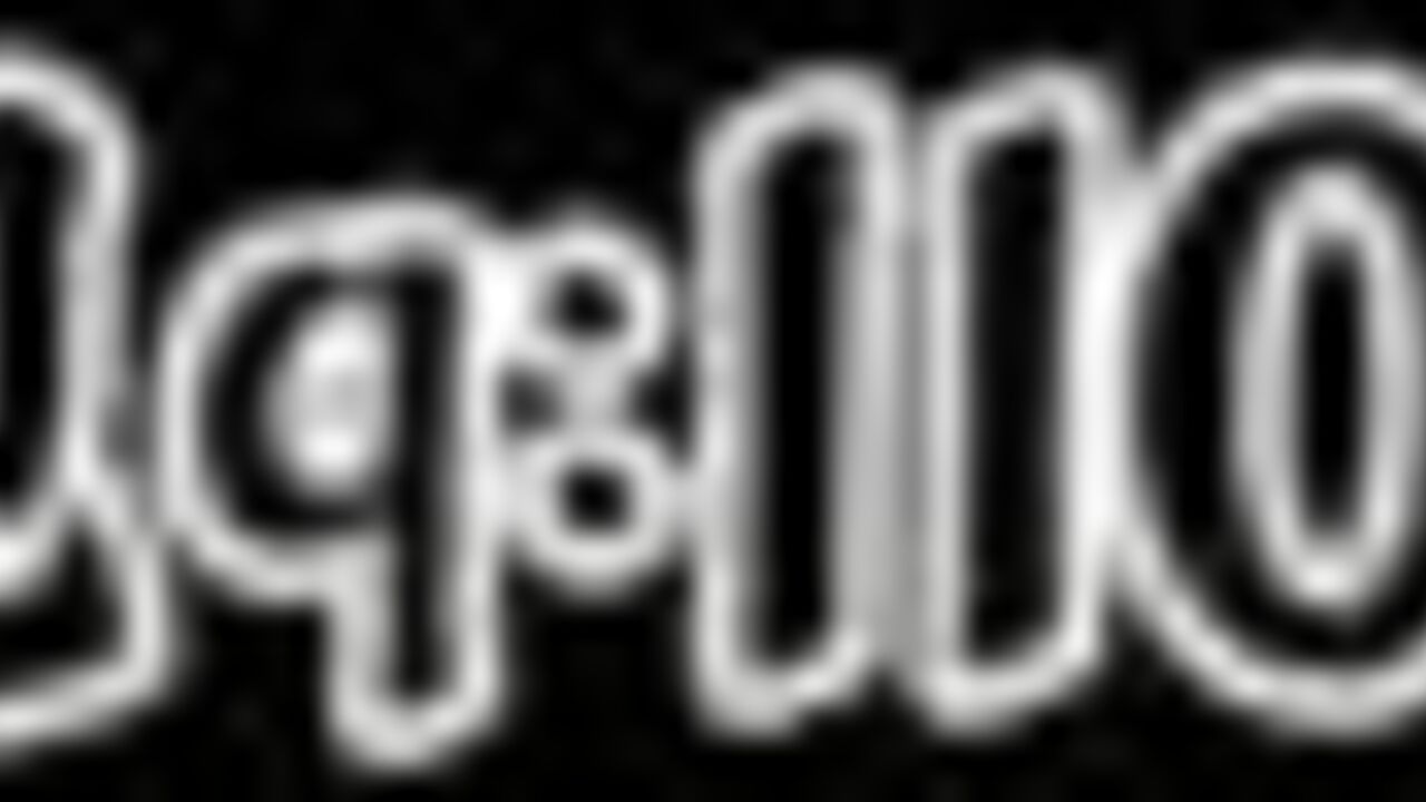 Average Chinese girls scat in the toilet like a pro!