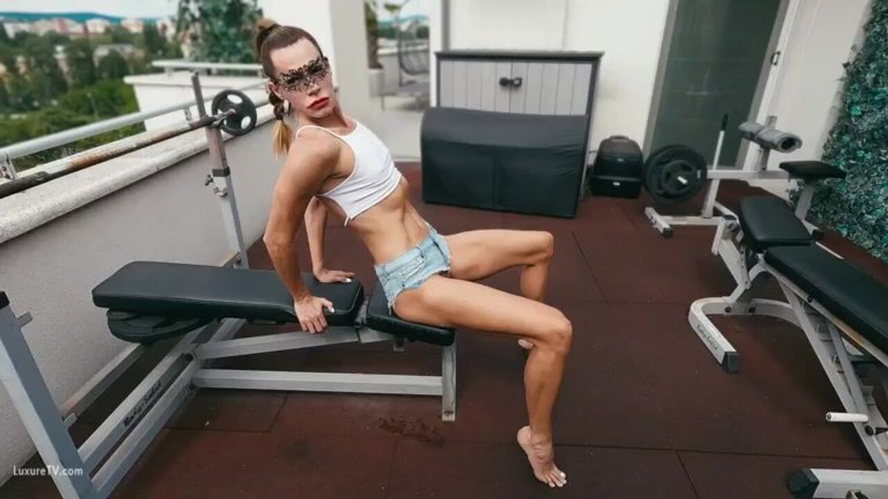 Watch this filthy gym slut get off on scat play, poop porn, and face smearing