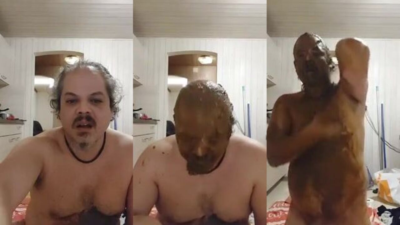 Homosapien Scat gets a kinky night of fun with some smearing action