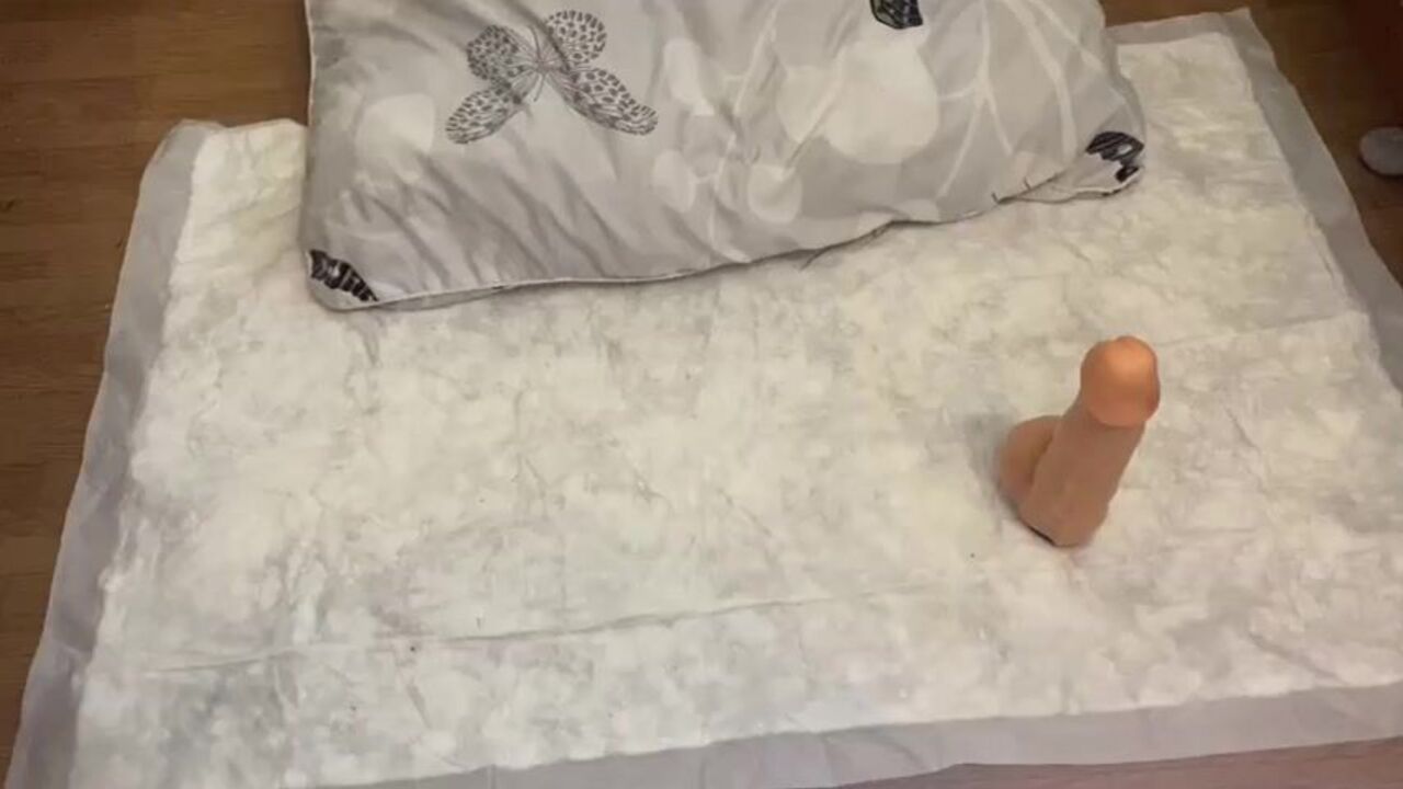 Watch this naughty teen slut get her scat wet and wild