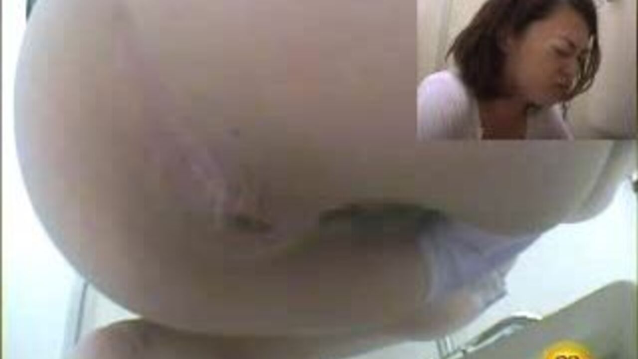 Watch Japanese sluts pee like a fountain while dominating their slaves in scat porn