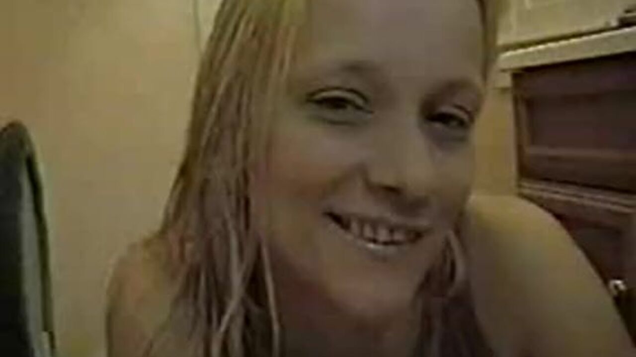 Watch this busty babe scat in the toilet and get wild with her ass