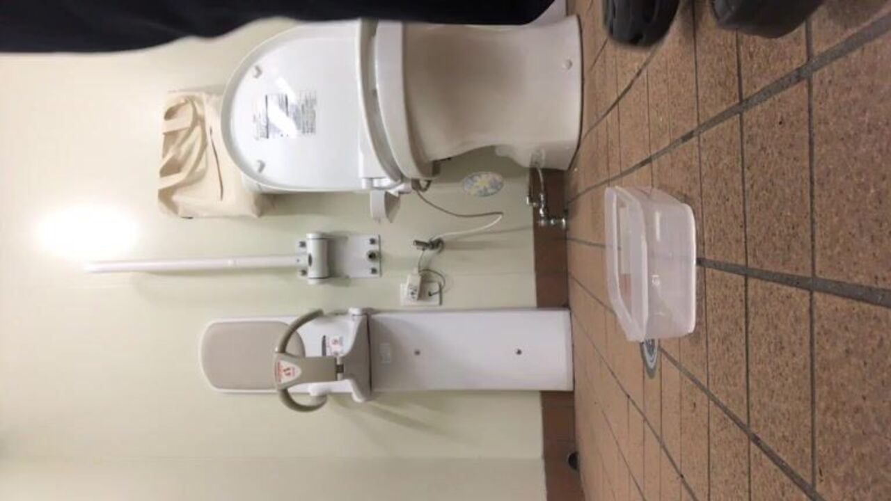 My pussy is stretched to the limit with this scat video