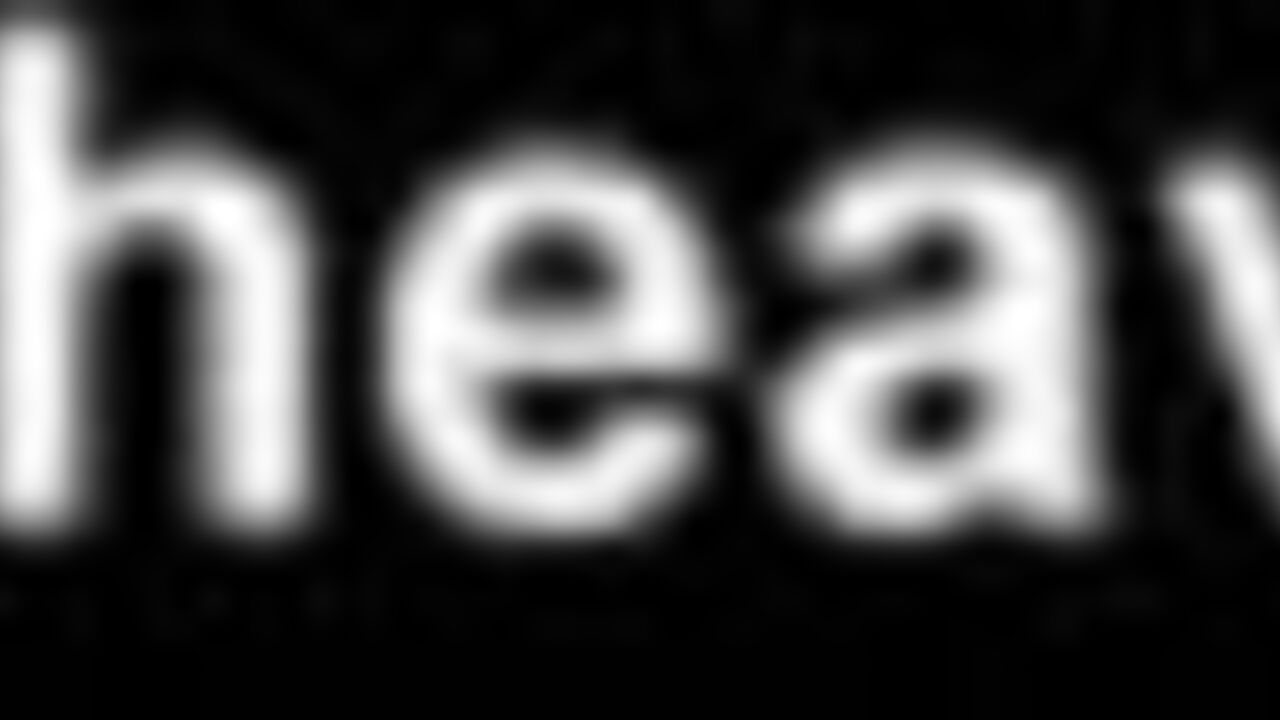 Watch this desperate chick in pantyhose get her massive scat and pantyhose pumped dry