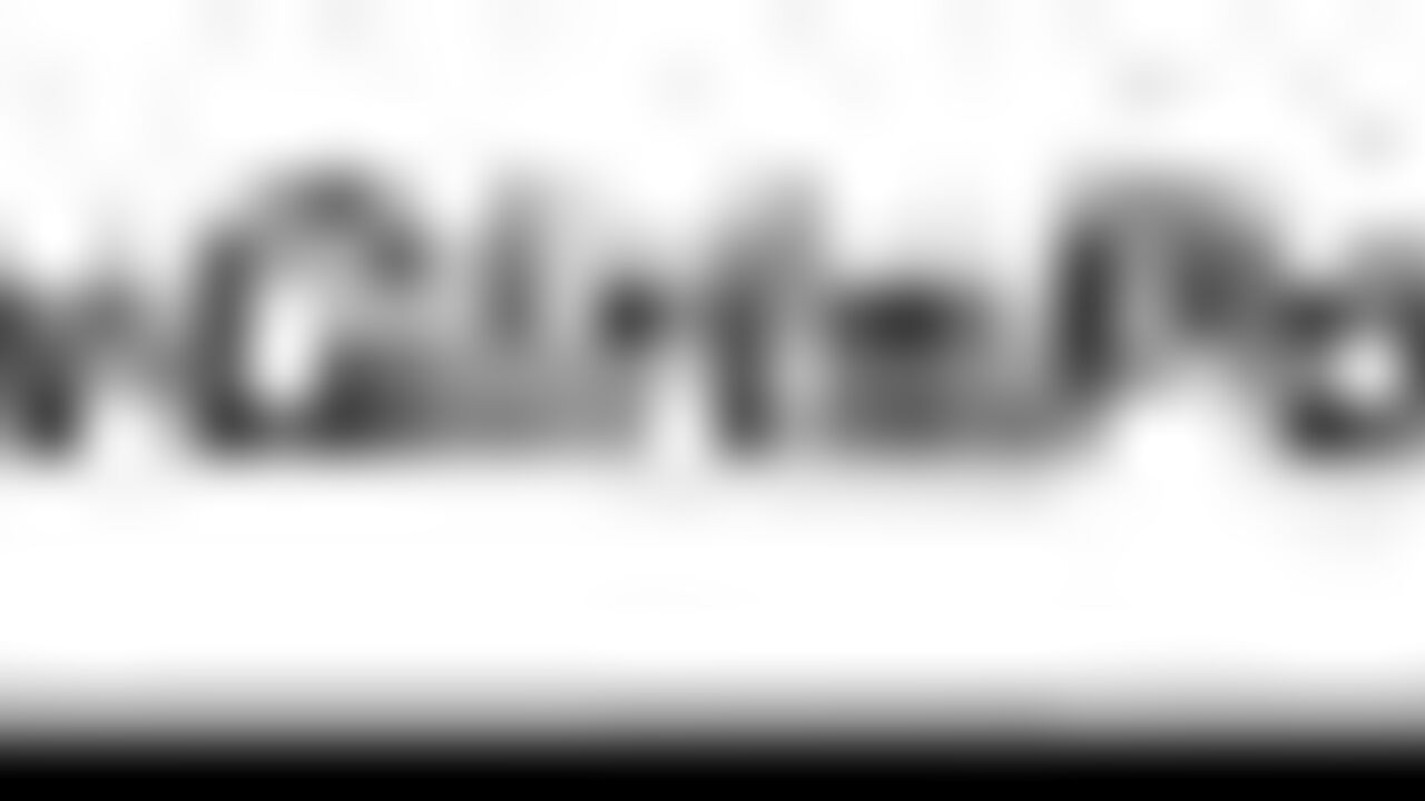 Asian sluts talk dirty and pee on themselves in scat porn video