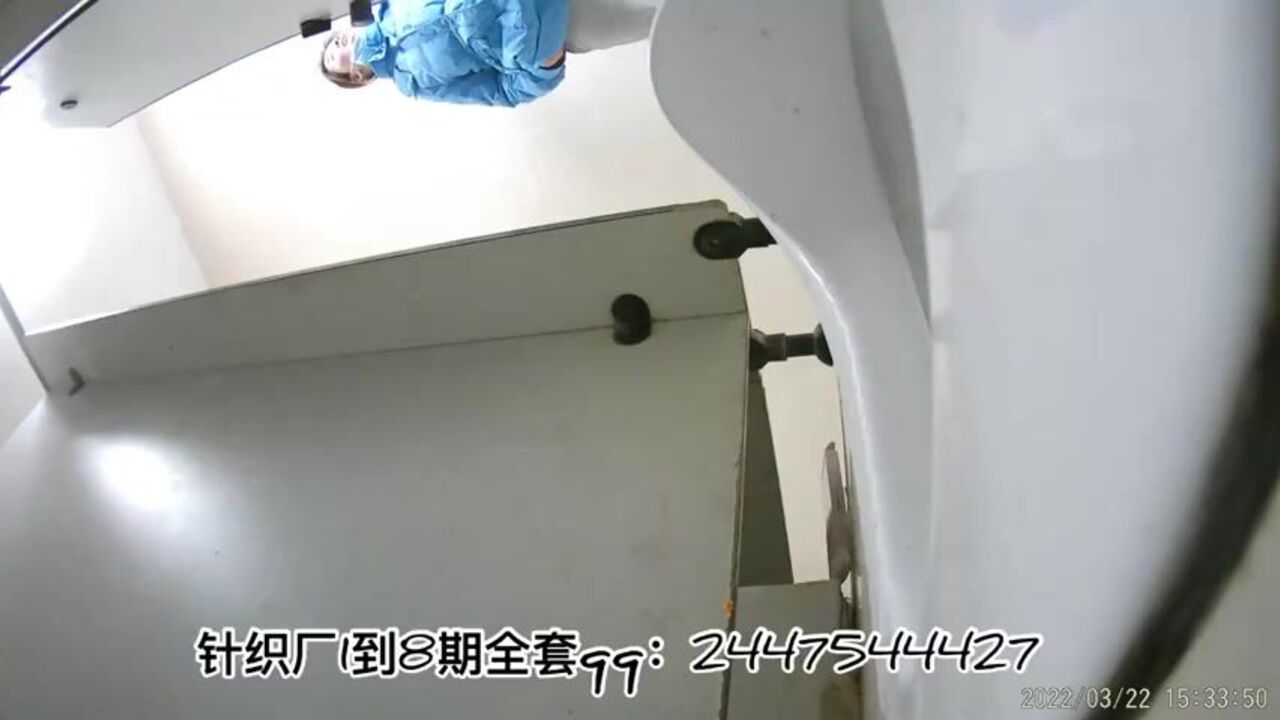 Peeping on the toilet action with a Chinese girl's naughty scat play