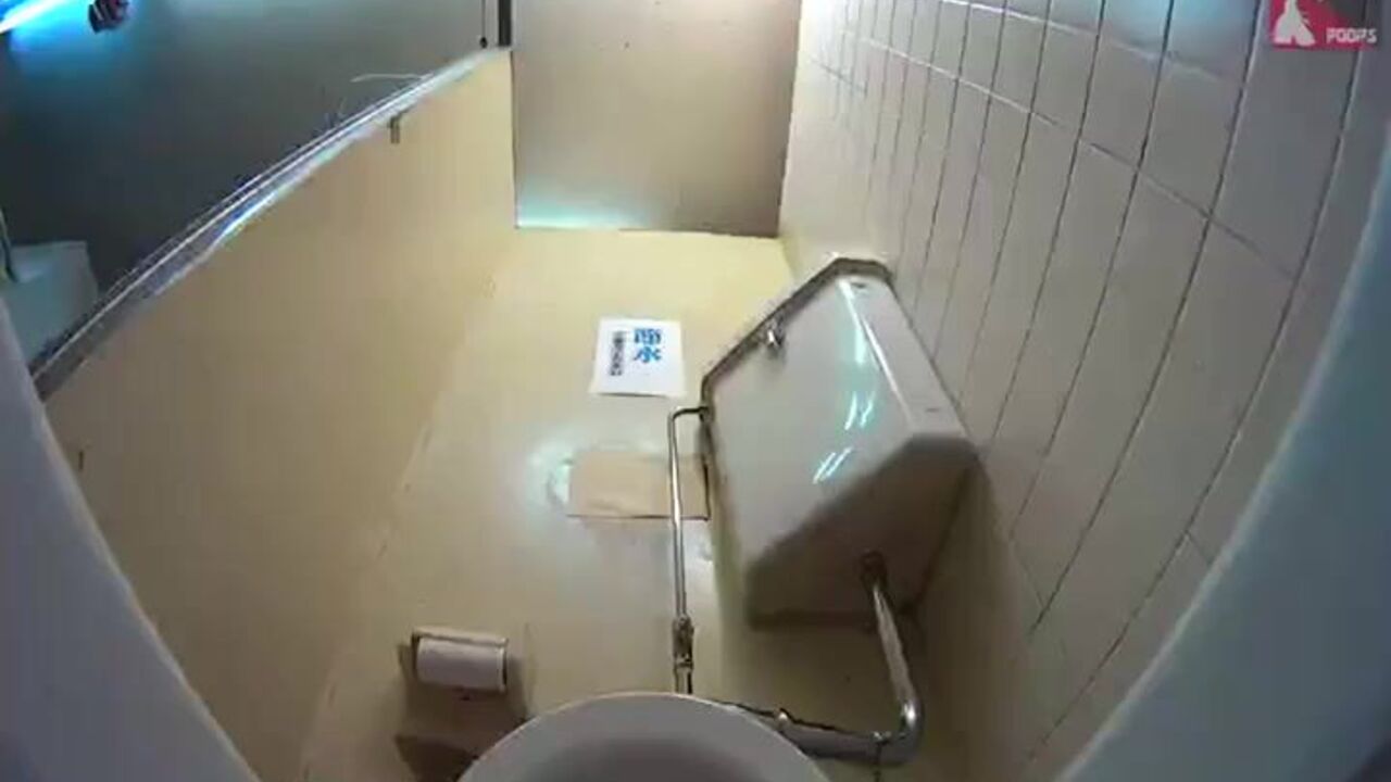 Watch as uncensored Japanese slave gets a filthy shitting and scatting ride