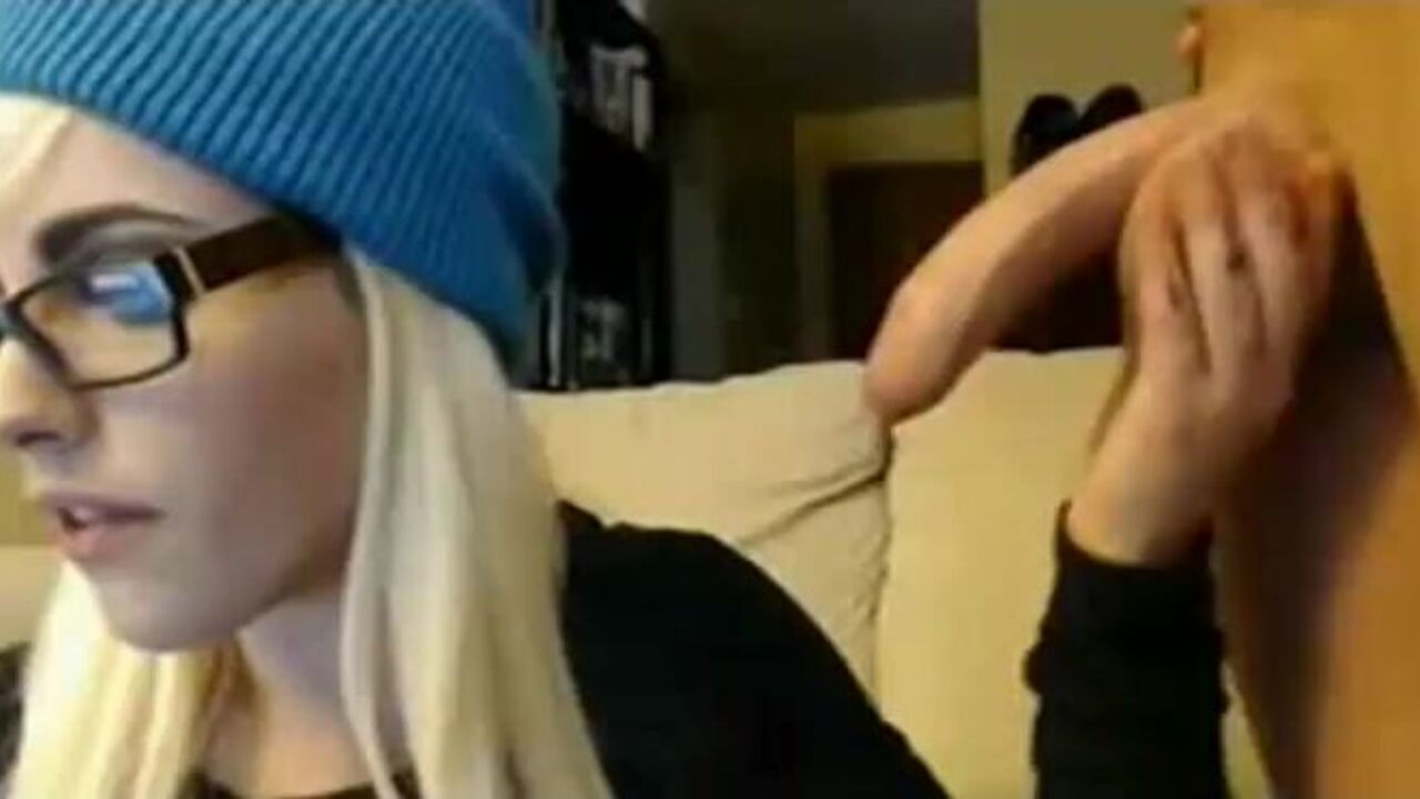 Watch this kinky slut get a scat massage and some hot jizz