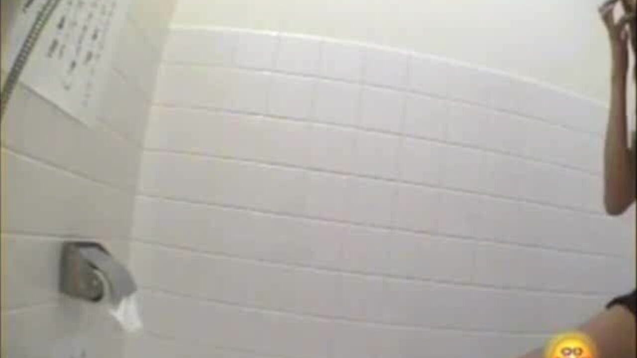 Watch how this scatty beauty gets down and dirty with her own scat