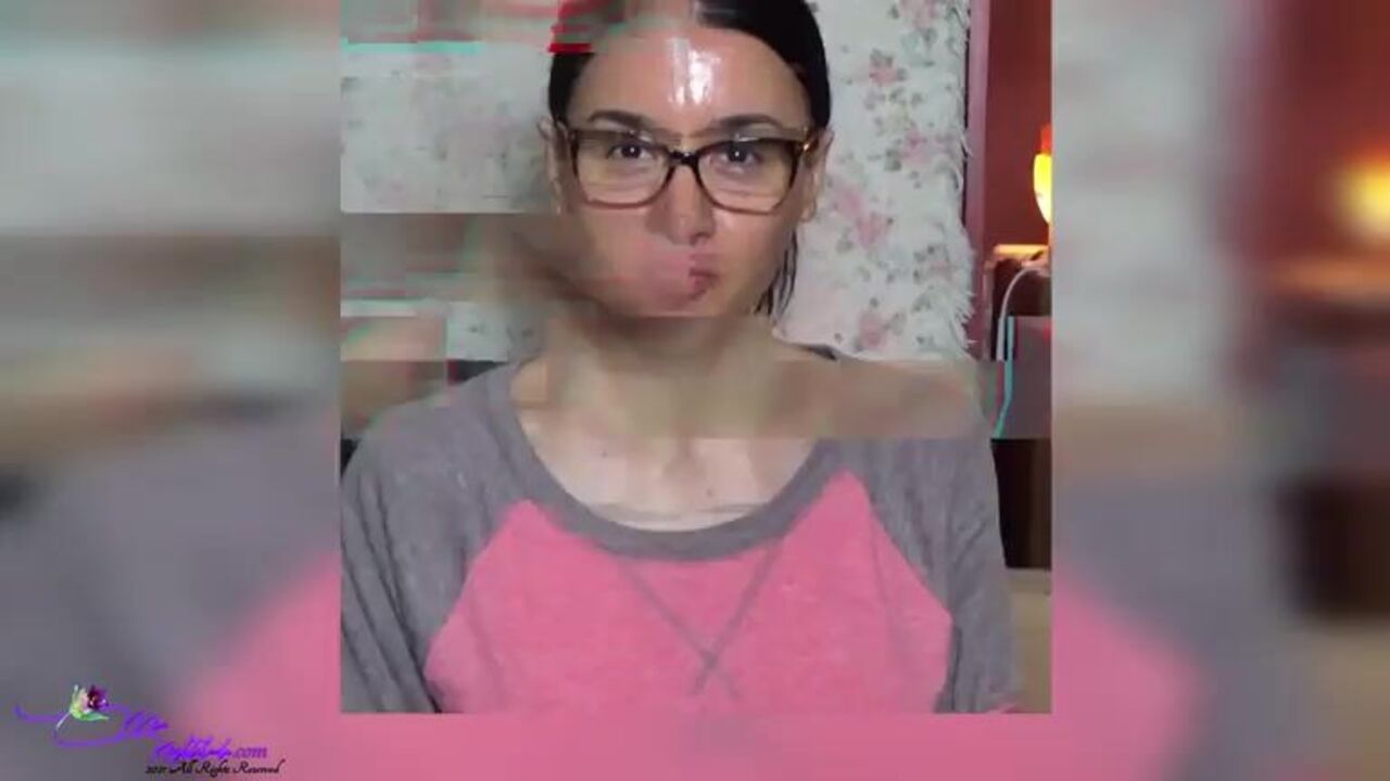 Desperate for a scat to eat, Mia Nightshade goes wild in desperate pussy-eating video