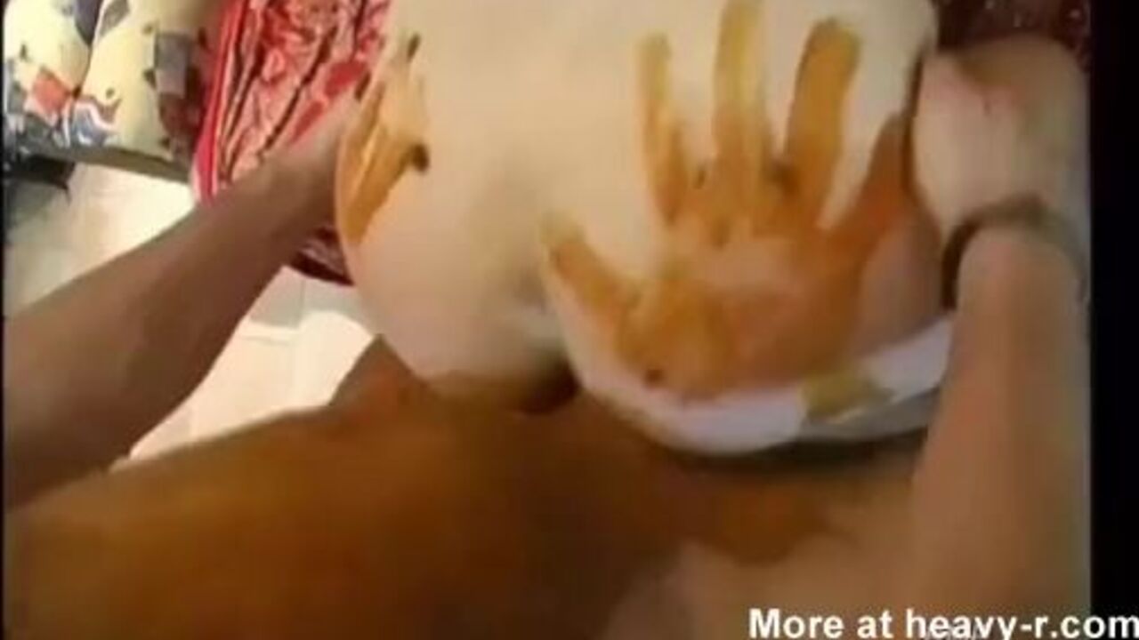 Watch this amateur scatporn babe devour and swallow every last drop of her mess