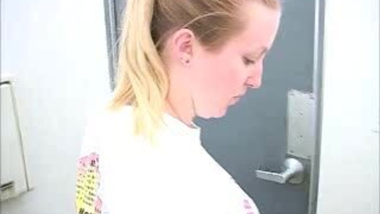 Watch as scat porn gets a whole new meaning with Feona2's scatting antics