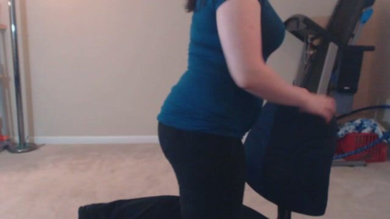 Watch this dirty scat porn video with a scat girl getting her holes drilled in pooped fashion