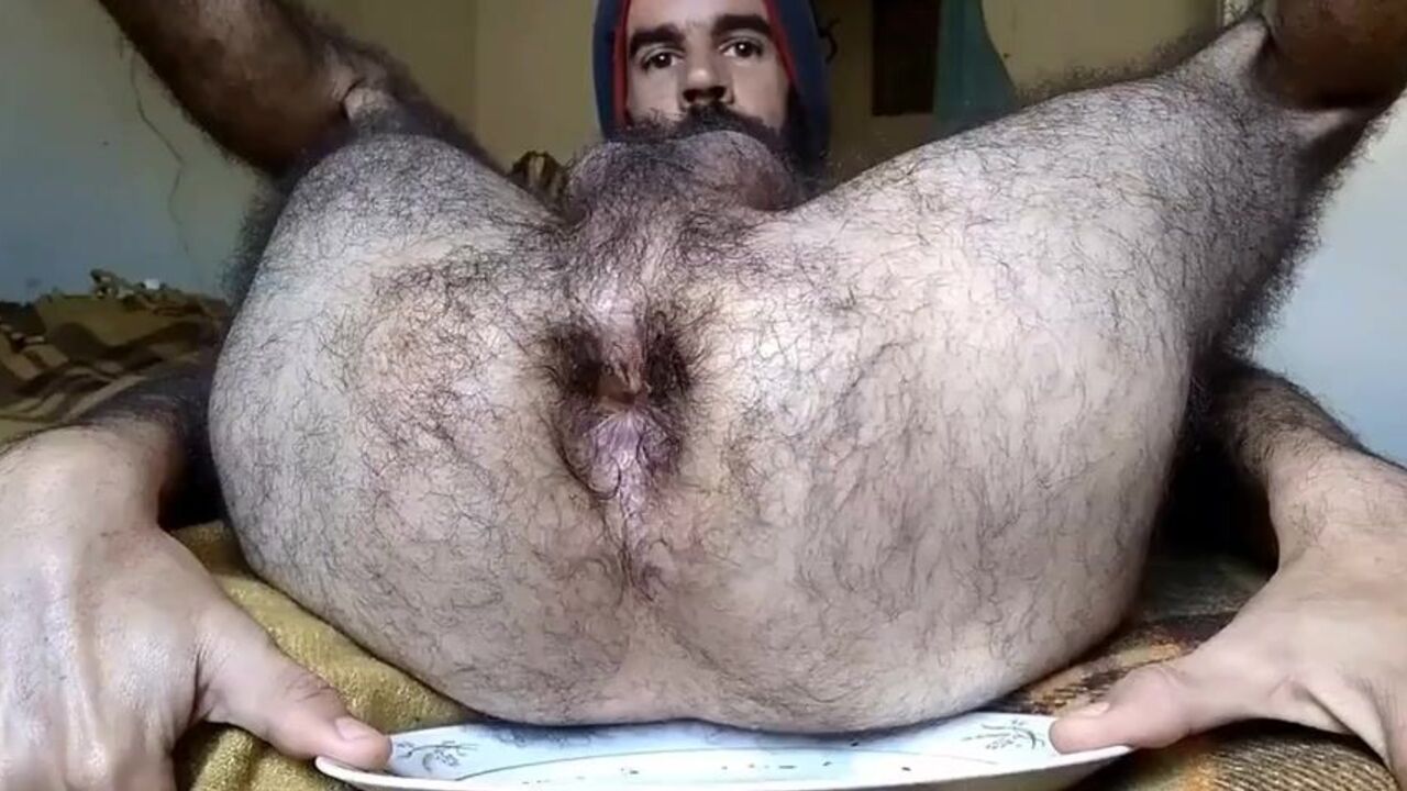 Furry furry butt-peeing babe goes wild in solo scat show