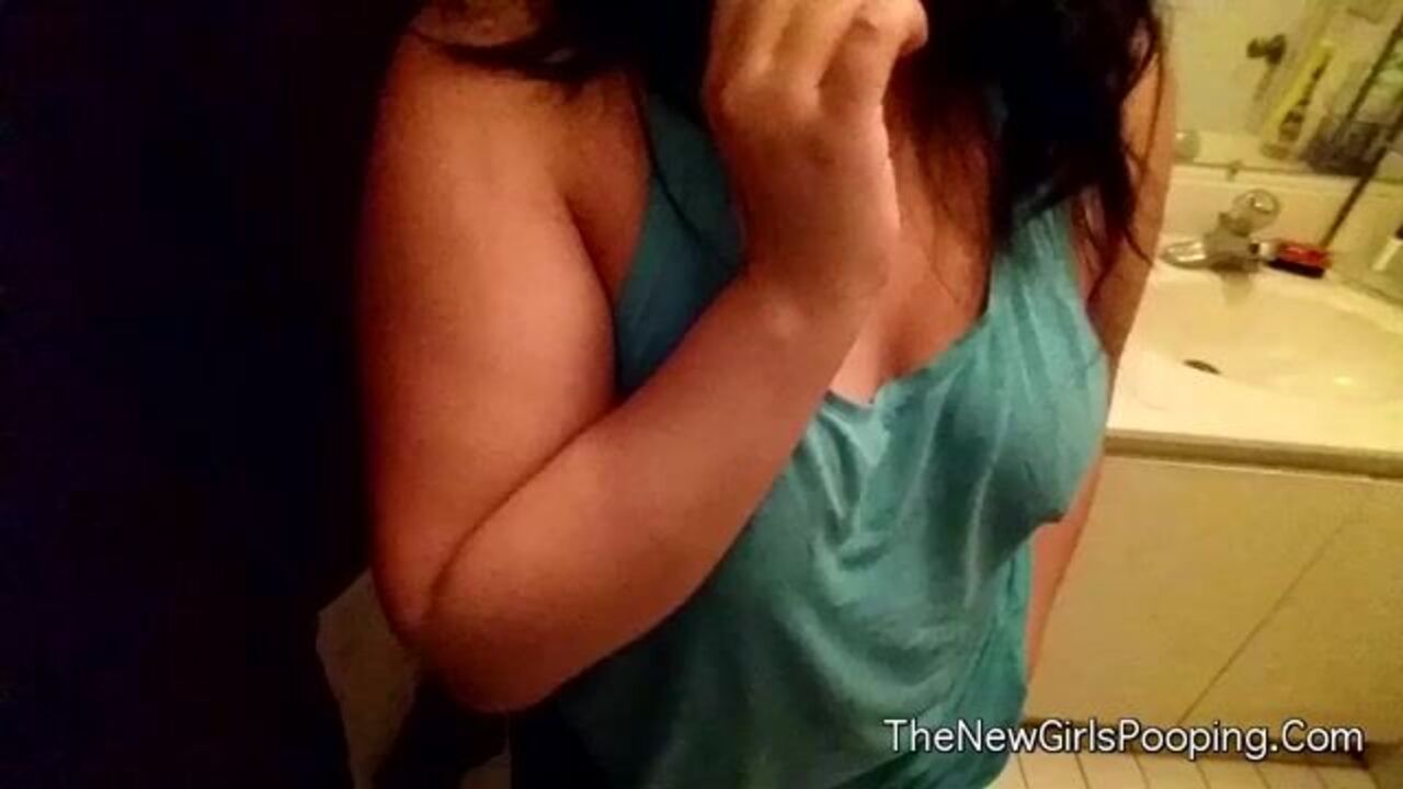 Watch this kinky scat porn video with a scatty slut getting drilled and glazed