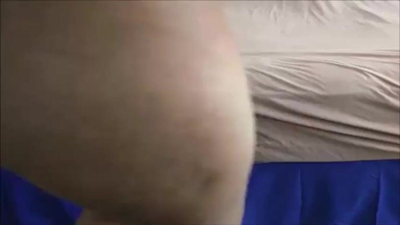 Watch this kinky slut scat & get a nice view of her juicy, dirty pussy