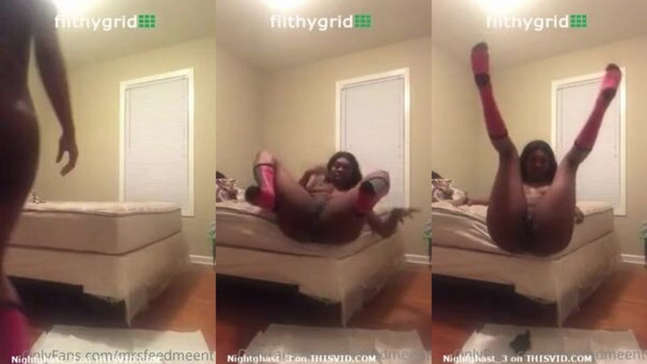 Sexy ebony gets a deep scat massage and a sticky load of her own