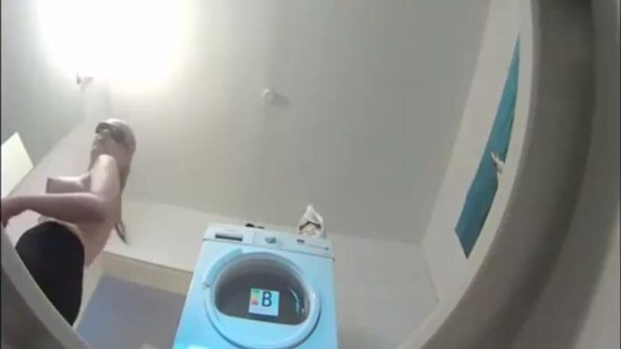 Watch this kinky chick clean up her ass with a toiletful of her own piss and golden nectar