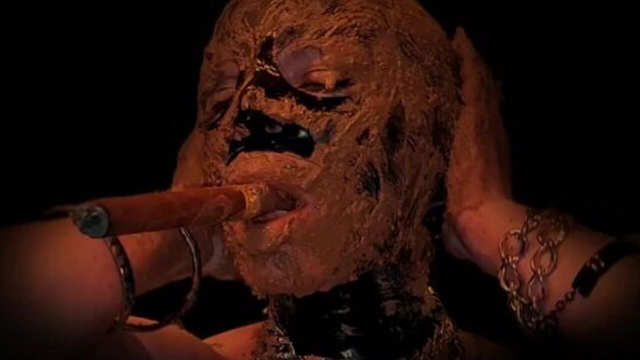 Kitchen sex with a dirty slutty scat girl who loves to pee and get fucked