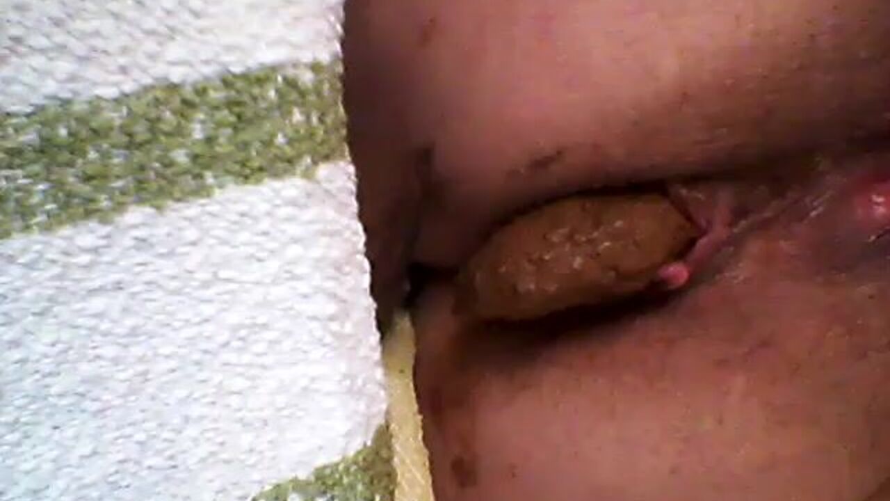 Watch this filthy slut get her scat wet and wild in towel #3