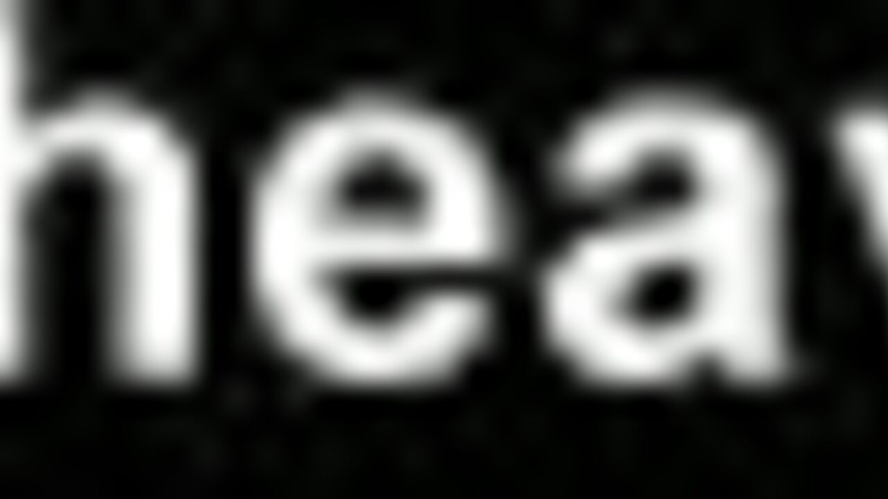 Watch this messy girl scat and play with herself while masturbating to turds